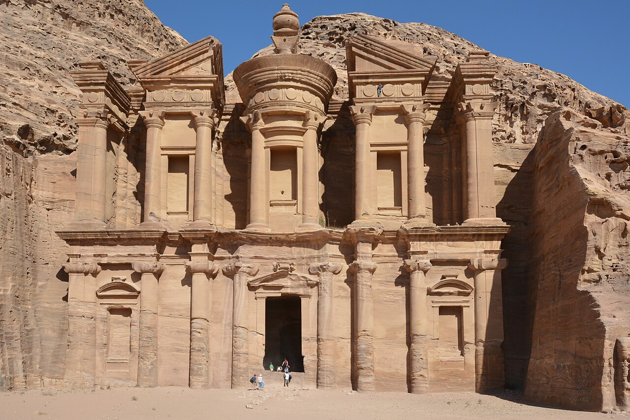 استثمر في الأردن
